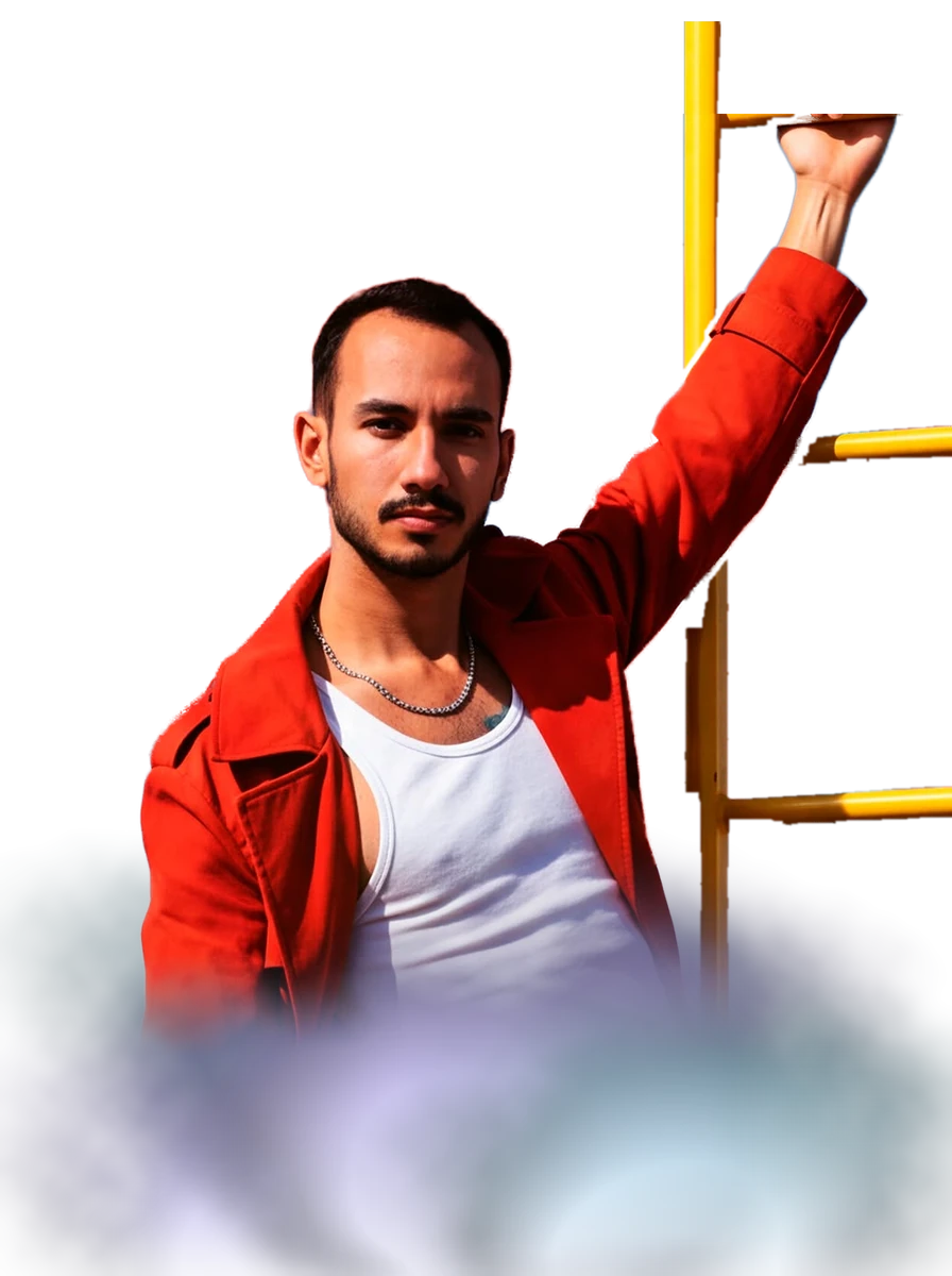 DJ Rick Mota de jaqueta vermelha agarrado a uma escada amarela, subindo de dentro de uma nuvem de fumaça